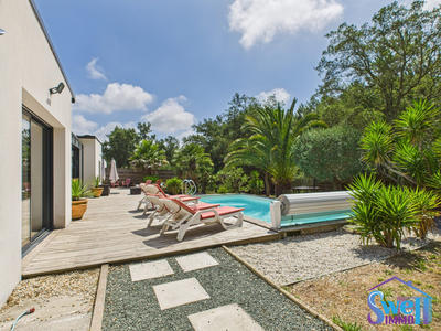 Maison - 225 m² - 8 pièces