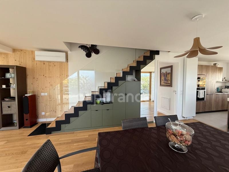 Appartement - 150 m² - 6 pièces