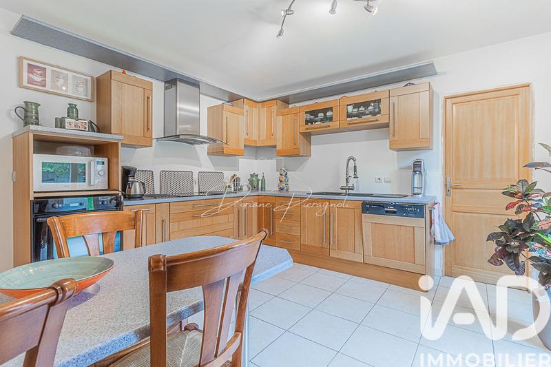 Maison - 185 m² - 10 pièces