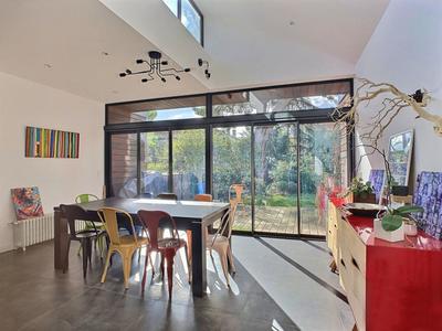 Maison - 208 m² - 7 pièces