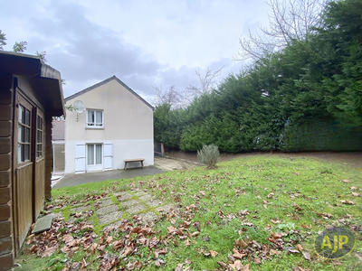 Maison - 93 m² - 5 pièces