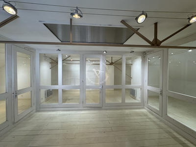 Local d'activités - 80 m² - 5 pièces