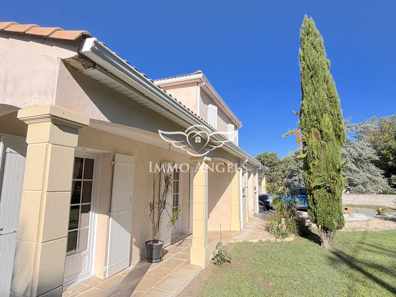 Maison traditionnelle - 179 m² - 8 pièces