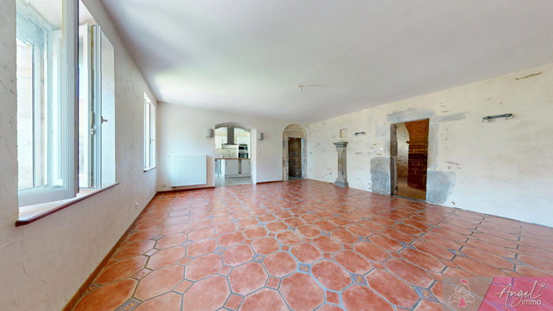 Maison - 203 m² - 8 pièces