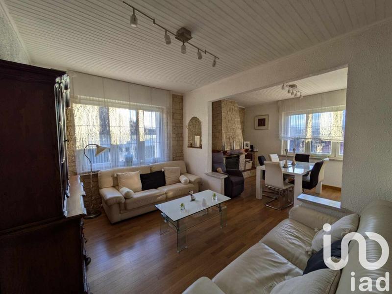 Maison - 97 m² - 5 pièces