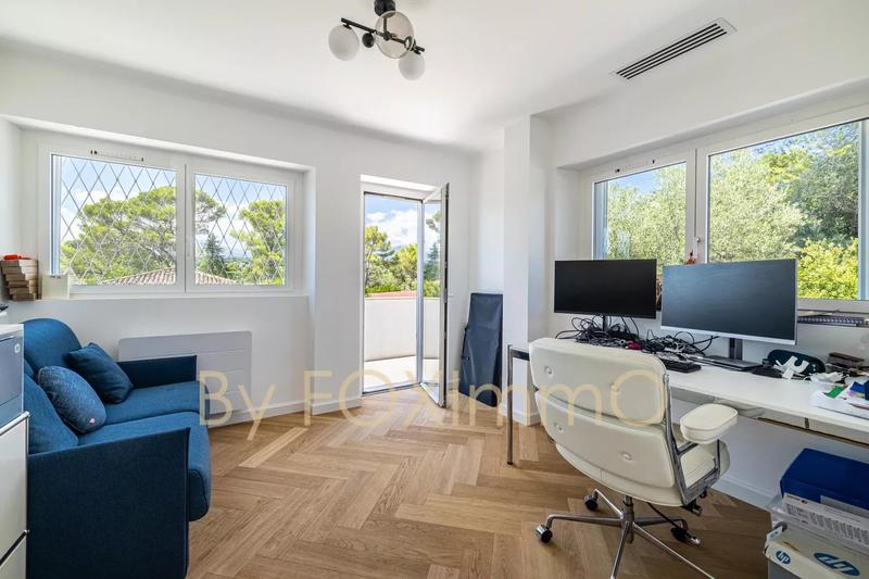 Villa - 214 m² - 6 pièces