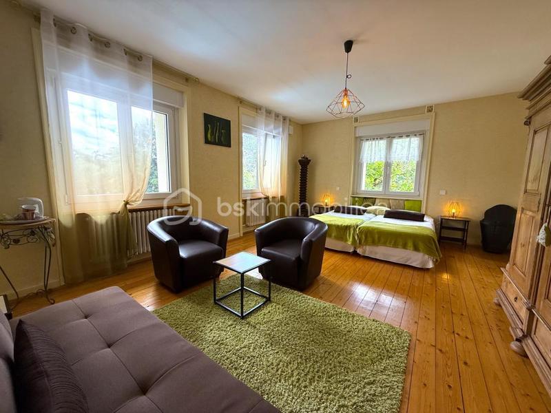 Maison - 303 m² - 10 pièces