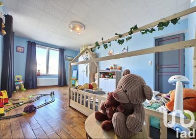 Maison - 212 m² - 6 pièces