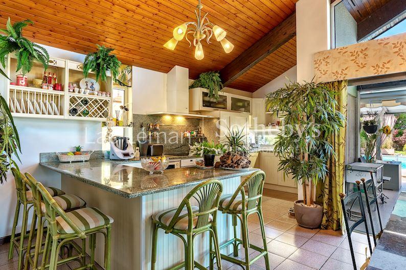 Maison - 246 m² - 6 pièces