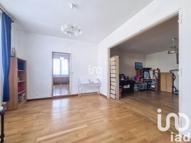 Maison - 243 m² - 9 pièces