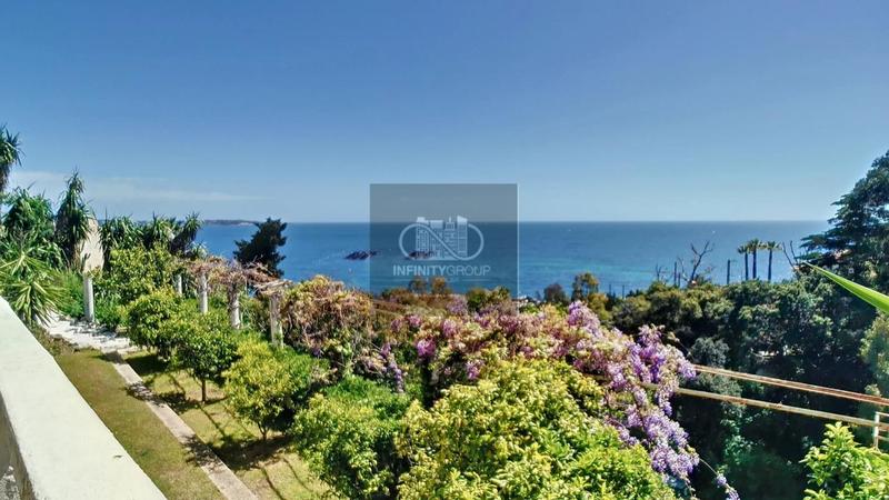 Villa - 200 m² - 6 pièces