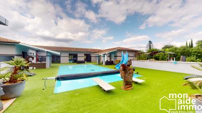 Maison contemporaine - 392 m² - 9 pièces