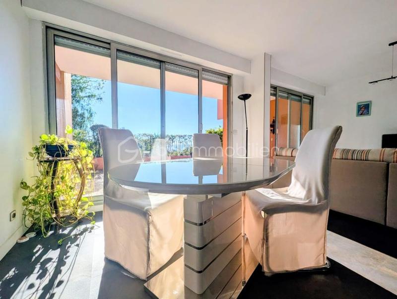 Appartement - 90 m² - 4 pièces