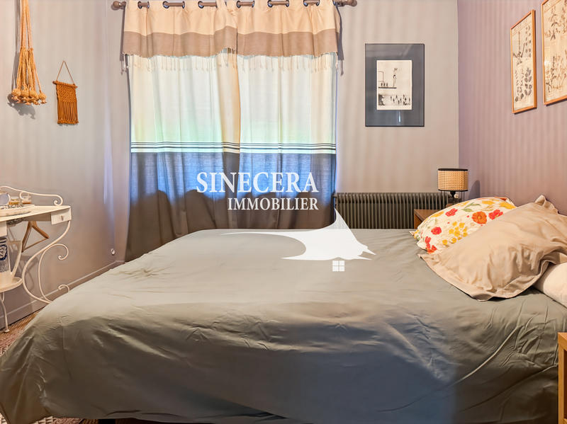 Maison - 260 m² - 9 pièces