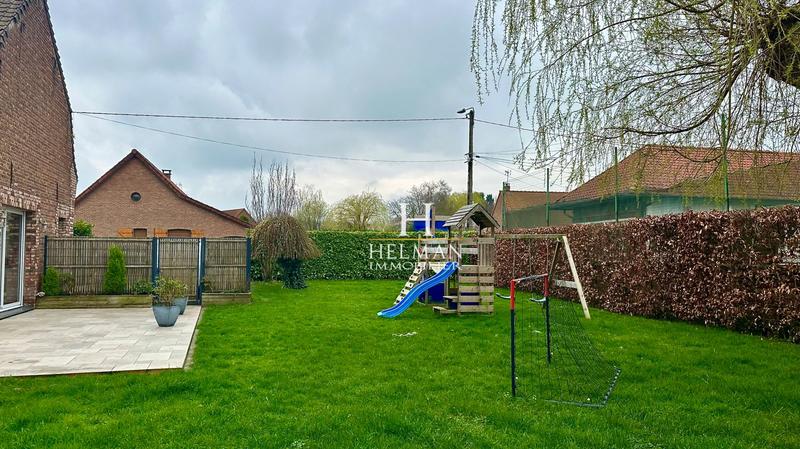 Maison - 93 m² - 4 pièces