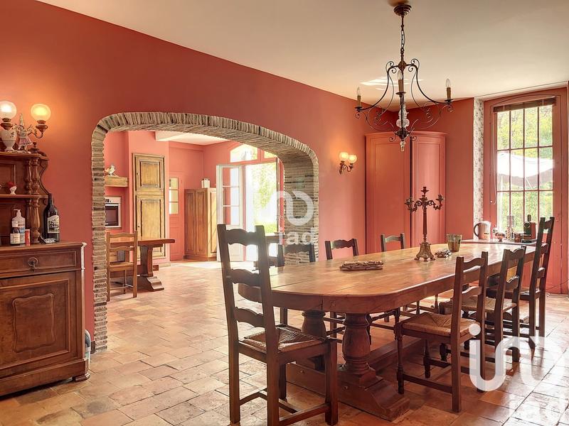 Château - 670 m² - 16 pièces