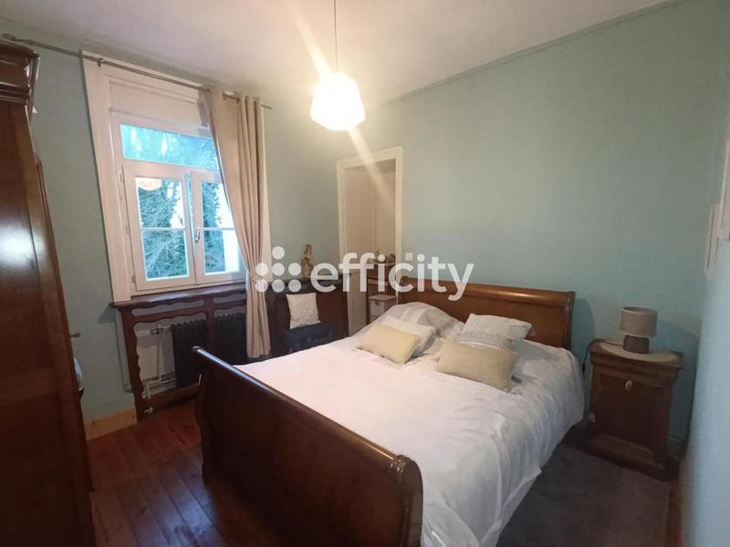 Maison - 274 m² - 10 pièces