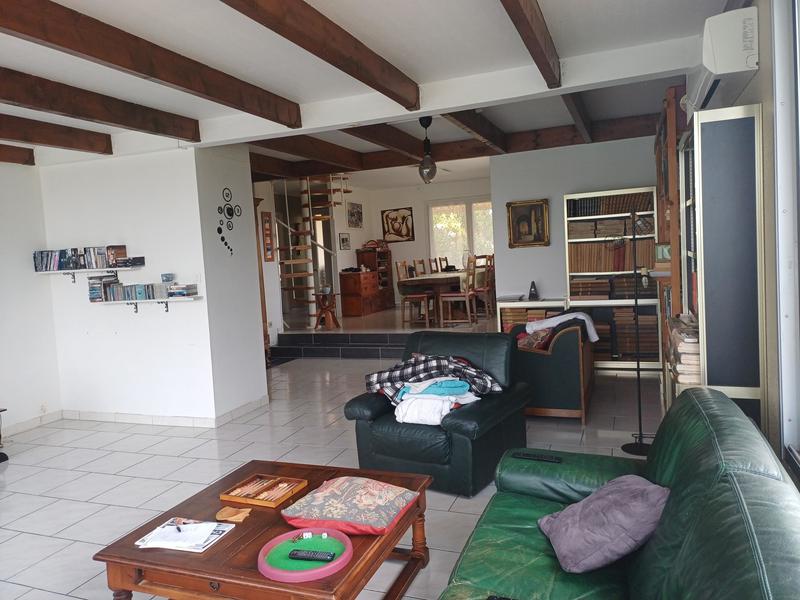 Maison - 207 m² - 9 pièces