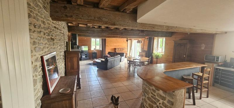 Corps de ferme - 368 m² - 11 pièces