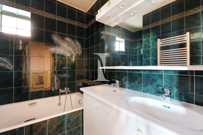 Maison - 137 m² - 5 pièces