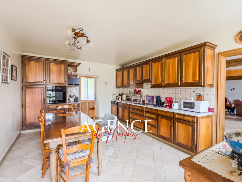 Maison - 191 m² - 6 pièces