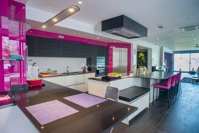 Appartement - 394 m² - 10 pièces