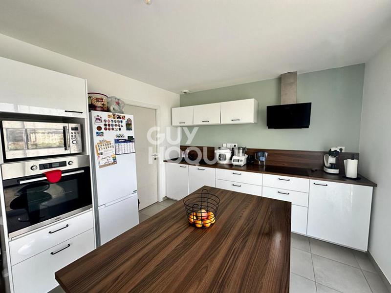 Maison - 93 m² - 4 pièces