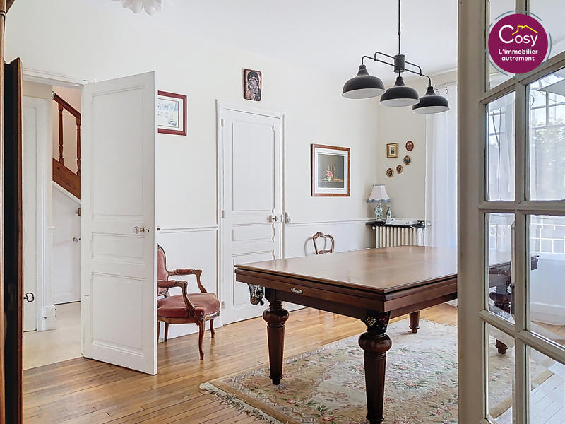 Propriété - 172 m² - 10 pièces