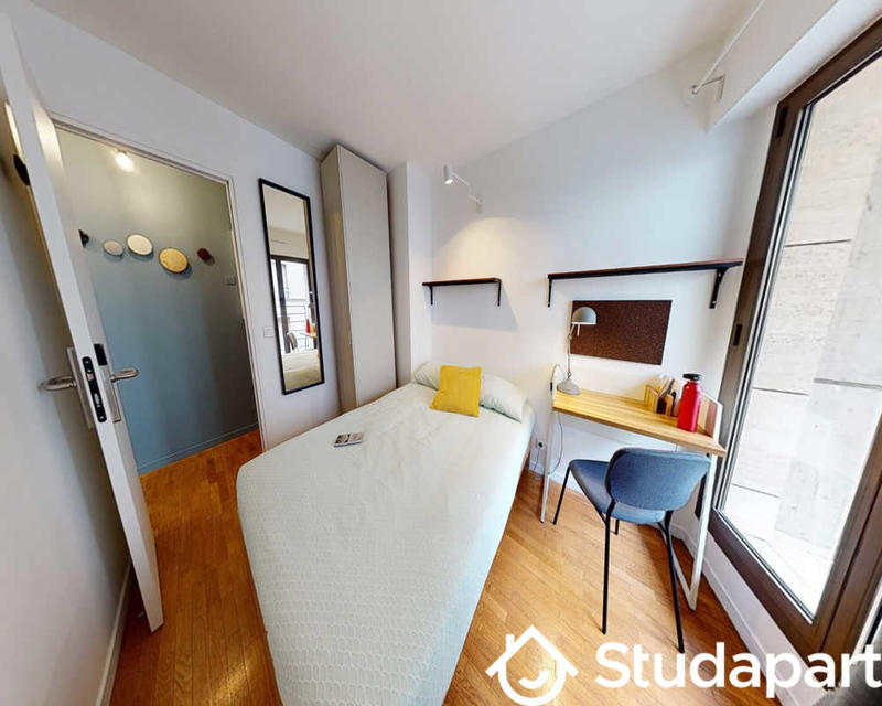 Chambre - 80 m² - 1 pièce