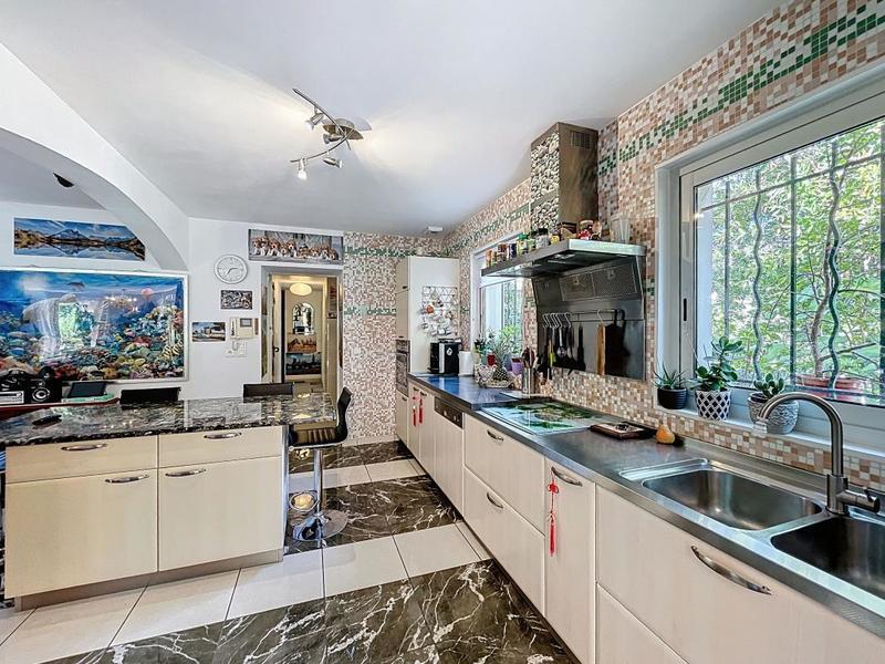 Villa - 196 m² - 6 pièces