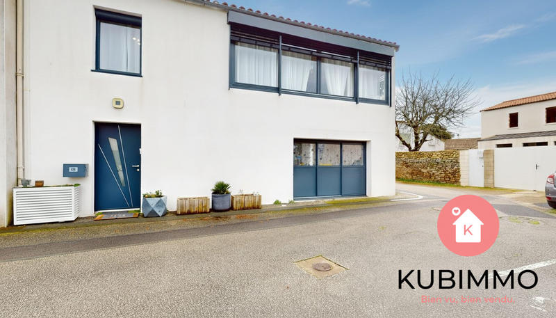 Maison - 230 m² - 9 pièces