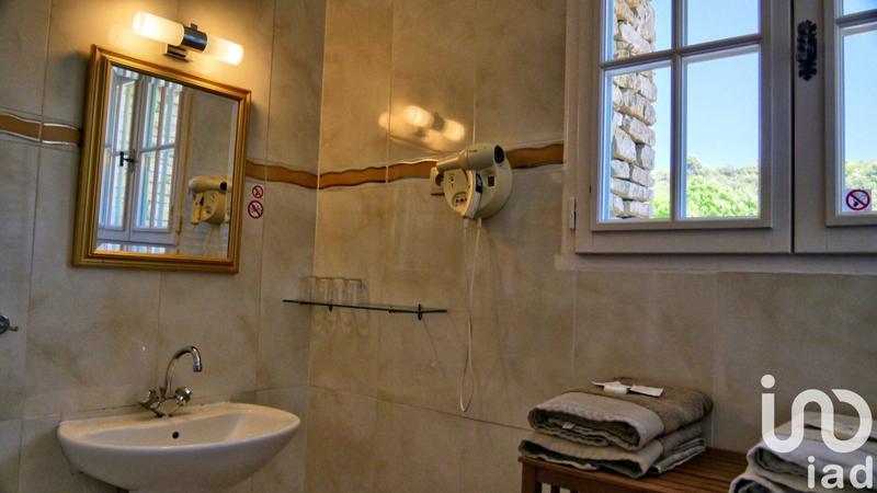 Maison - 591 m² - 12 pièces