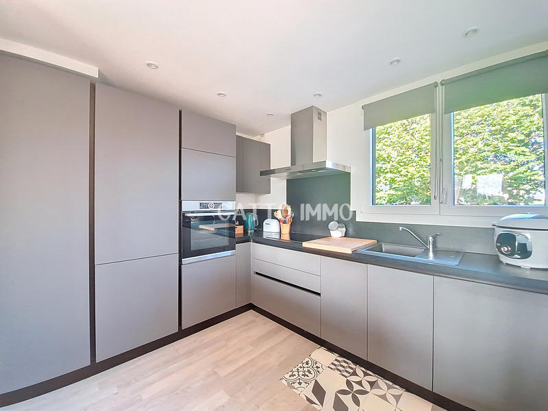 Appartement - 80 m² - 5 pièces