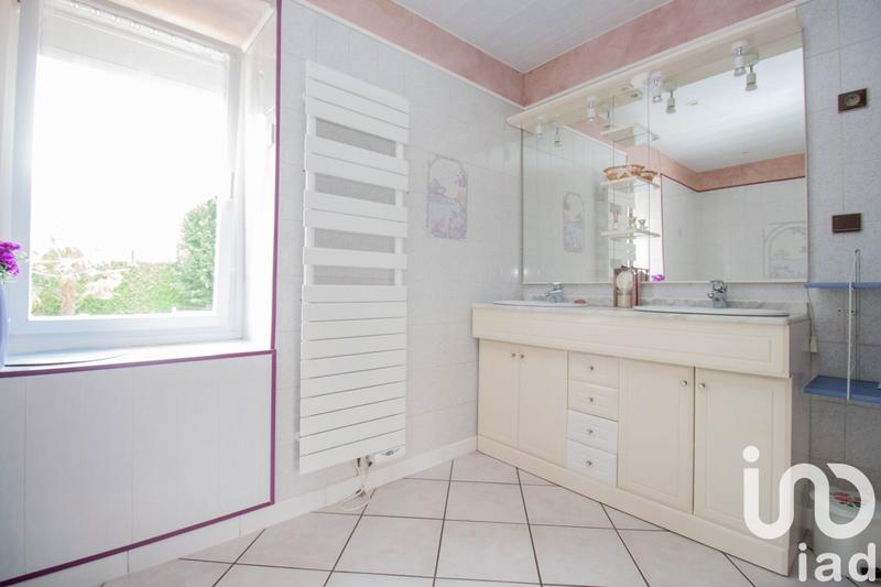 Maison - 180 m² - 9 pièces