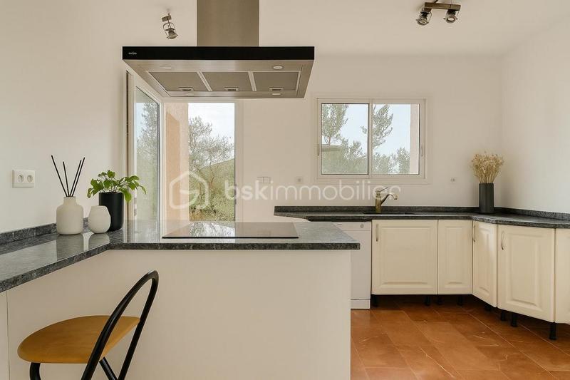 Demeure - 170 m² - 6 pièces