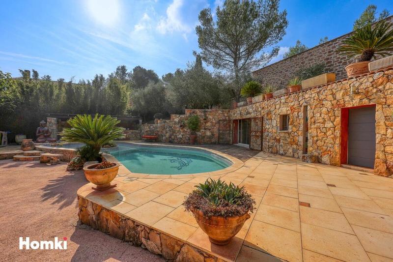 Villa - 209 m² - 6 pièces