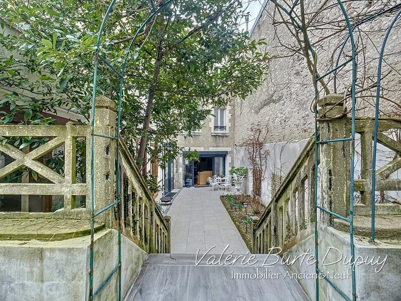 Maison - 214 m² - 7 pièces