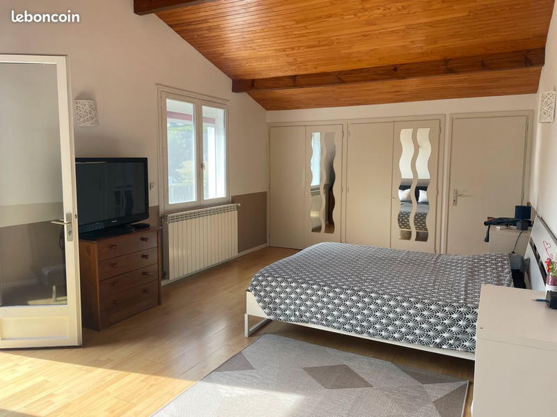 Maison - 230 m² - 7 pièces