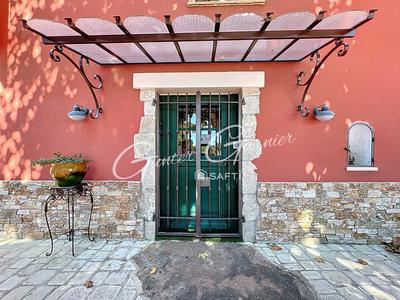 Maison - 480 m² - 16 pièces