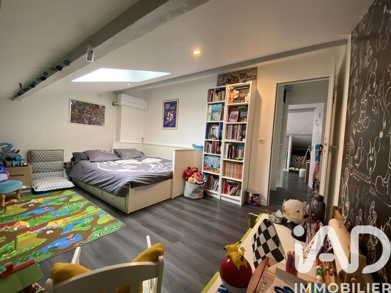 Maison - 237 m² - 8 pièces