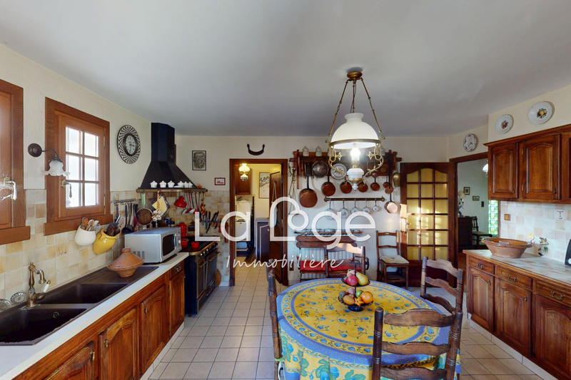 Maison - 190 m² - 5 pièces