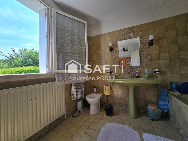 Maison - 168 m² - 8 pièces