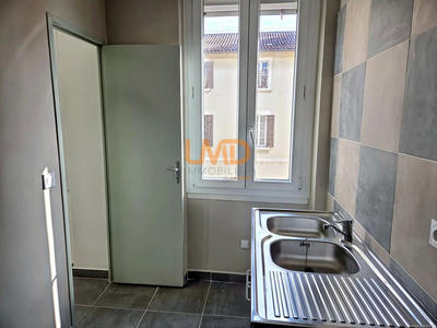 Immeuble - 238 m² - 9 pièces