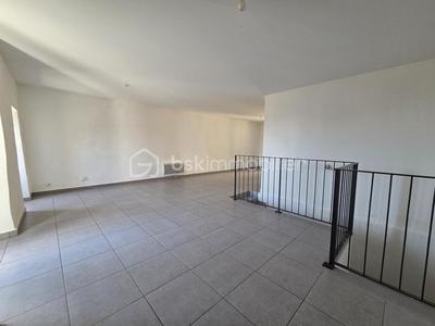 Appartement - 84 m² - 4 pièces