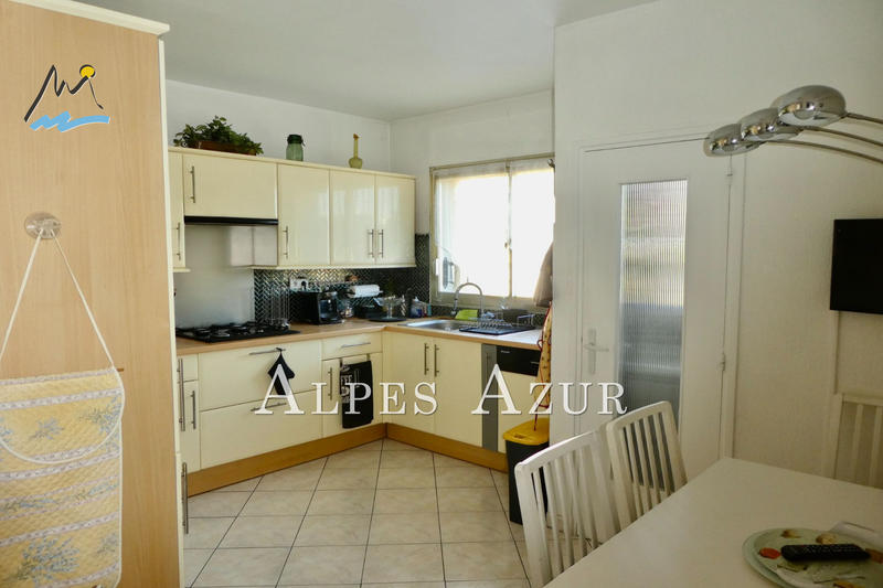 Appartement - 77 m² - 3 pièces