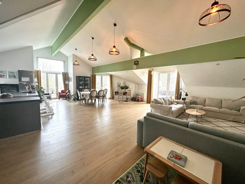 Appartement - 125 m² - 5 pièces