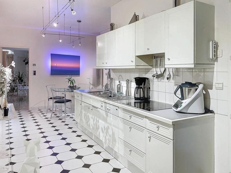 Maison - 242 m² - 7 pièces