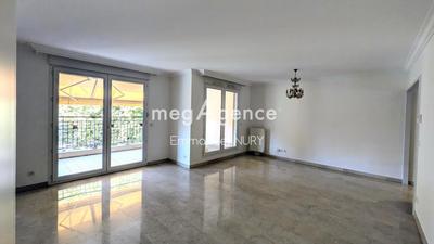 Appartement - 100 m² - 4 pièces