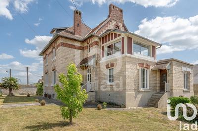 Maison - 248 m² - 9 pièces