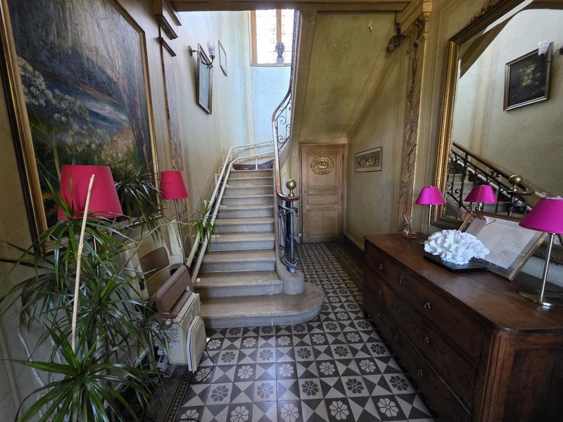 Maison - 303 m² - 7 pièces